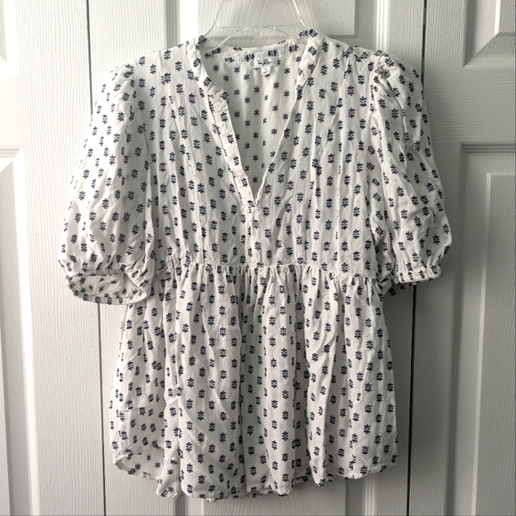 NWOT Tea Rose Blouse Size Small - Picture 1 of 2